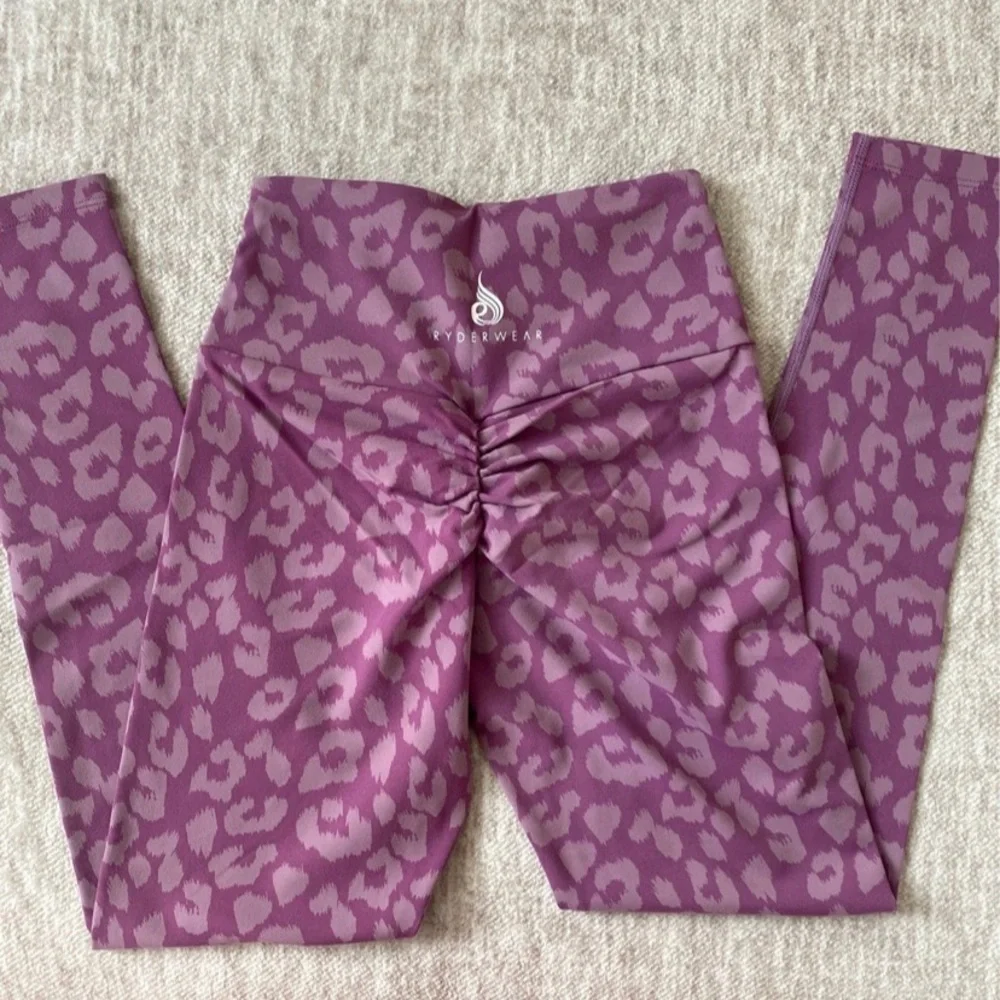 Ryderwear animal print scrunch bum leggings. - Picture 2 of 2